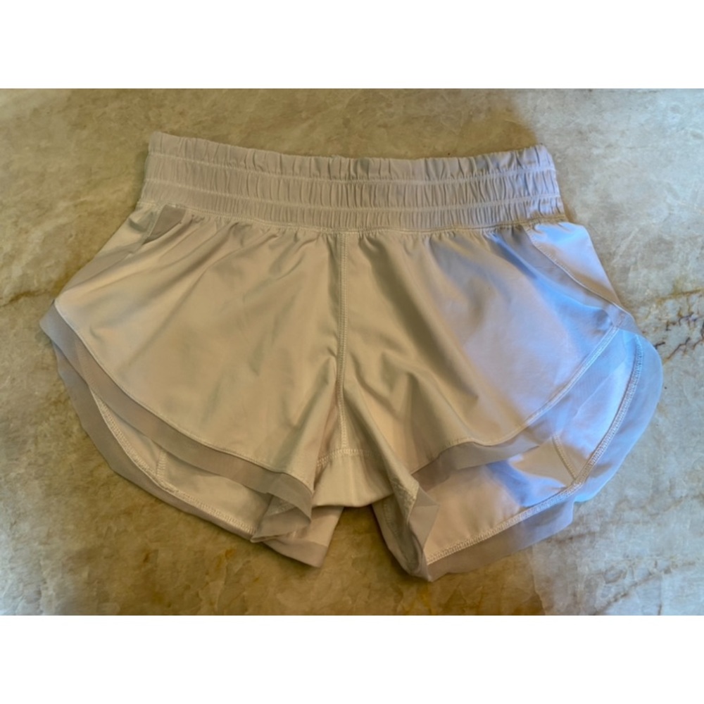 White Lulu shorts